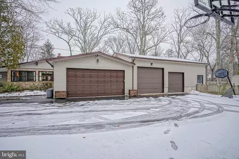 125 Woolmans Ln, Mount Laurel, NJ 08054 photo 3