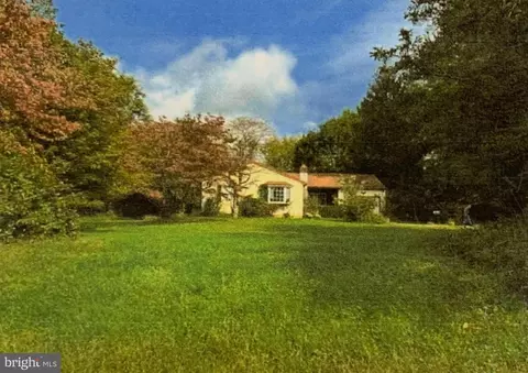 280 Mansfield Rd E, Columbus, NJ 08022