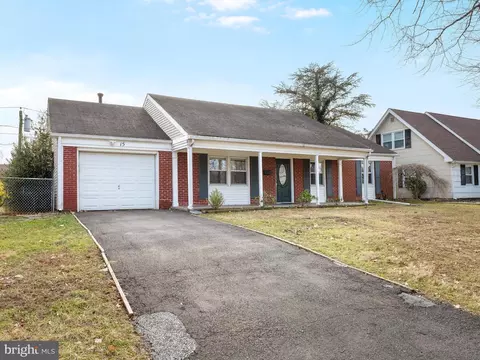 15 Enfield Ln, Willingboro, NJ 08046