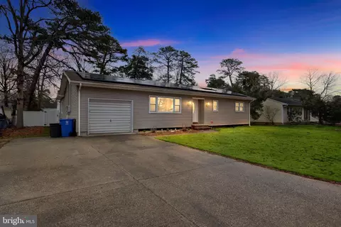 14 Santa Clara Trl, Browns Mills, NJ 08015
