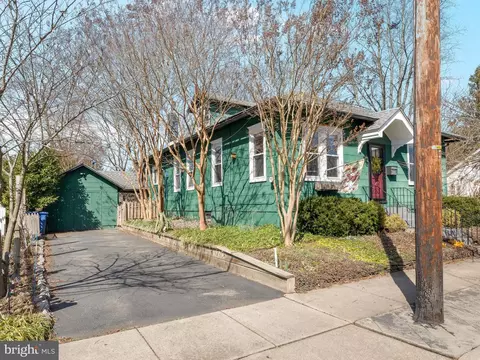 Exterior - 824 Hickory St, Delanco, NJ 08075 photo 2 of 6