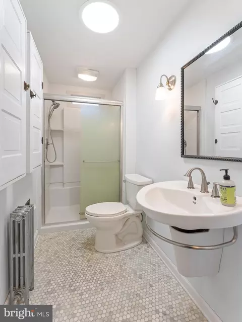 Bath - 824 Hickory St, Delanco, NJ 08075 photo 1 of 3