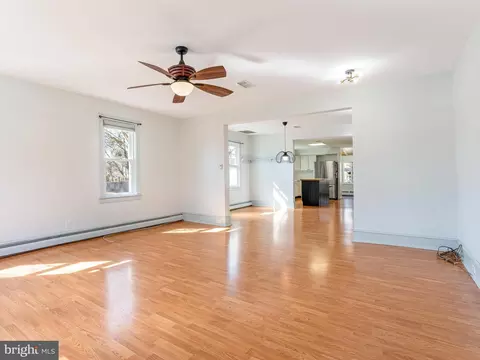Living - 824 Hickory St, Delanco, NJ 08075 photo 1 of 2