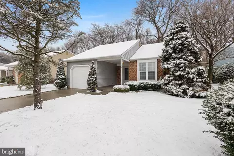 32 Falmouth Dr, Mount Laurel, NJ 08054