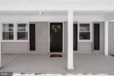 16 Exton Ln, Willingboro, NJ 08046