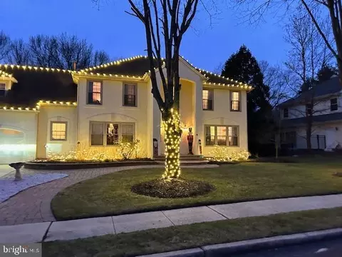 4 Millstream Dr, Mount Laurel, NJ 08054