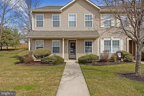 31 Foxglove Dr, Delran, NJ 08075