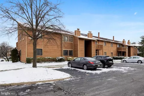 1810 Woodhollow Dr, Marlton, NJ 08053