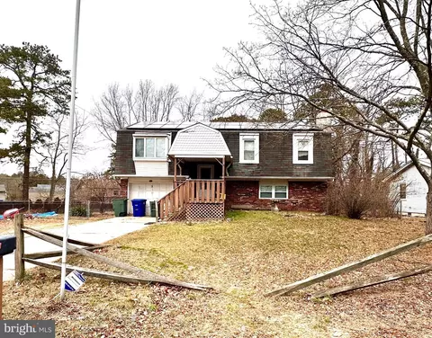 3 Cherokee Dr, Browns Mills, NJ 08015