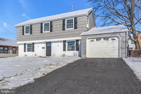 53 Pond Ln, Willingboro, NJ 08046