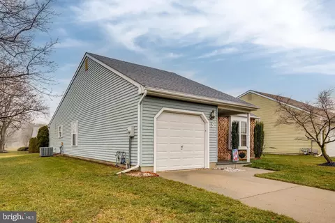 2 Sheppards Ln, Mount Laurel, NJ 08054