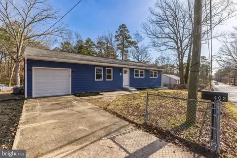 402 E Lakeshore Dr, Browns Mills, NJ 08015