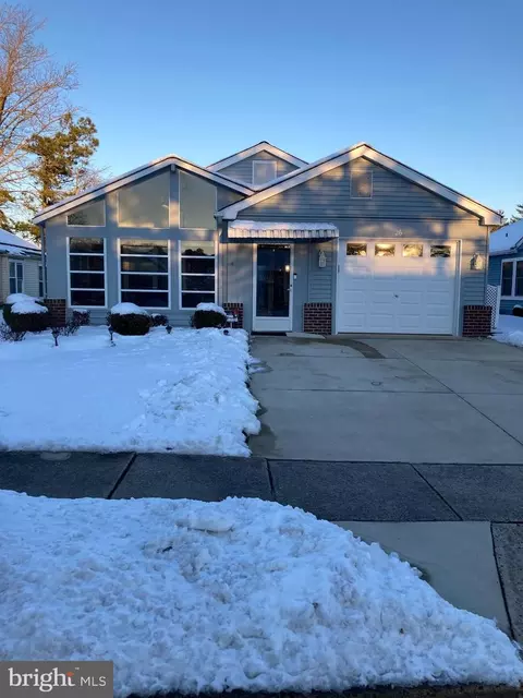 26 Cotherstone Dr, Southampton, NJ 08088