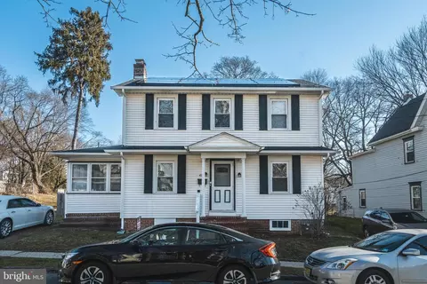 41 Cherry St, Mount Holly, NJ 08060