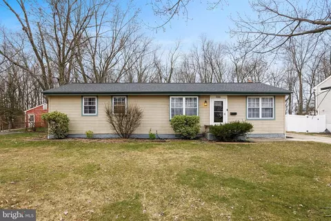 106 Cambridge Ave, Marlton, NJ 08053