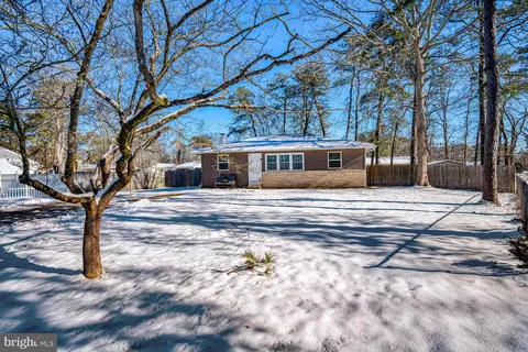6 Autauga Trl, Browns Mills, NJ 08015