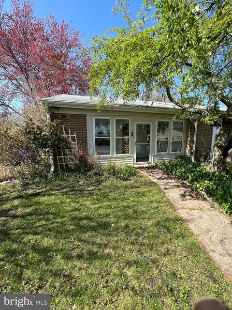 129 Huntington Dr, Southampton, NJ 08088