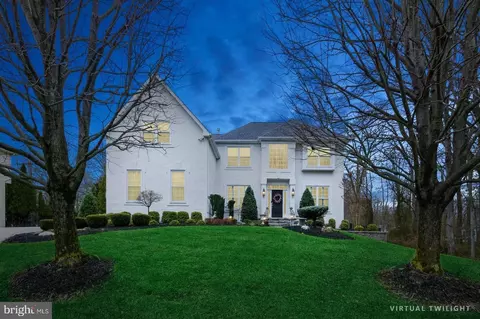 29 Pheasant Dr, Mount Laurel, NJ 08054