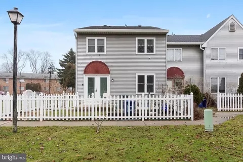 700 Olive St #10, Florence, NJ 08518