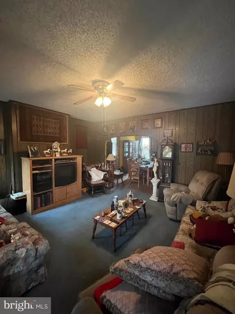 122 Pine St, Beverly, NJ 08010 photo 3
