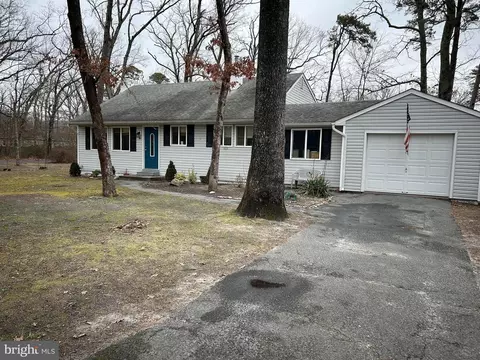 6 Holly Ave, Browns Mills, NJ 08015