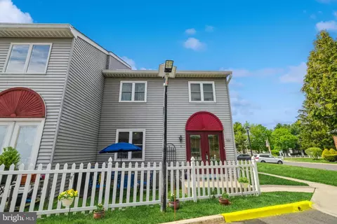 700 Olive St #5, Florence, NJ 08518