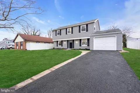 25 Babcock Ln, Willingboro, NJ 08046