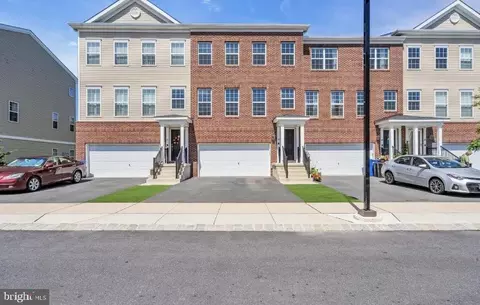70 Kramer Ct, Florence, NJ 08518