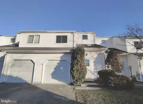 20 Nutmeg Dr, Lumberton, NJ 08048