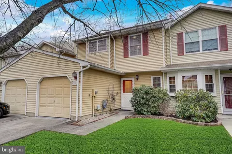20 Hanover Ct, Bordentown, NJ 08505