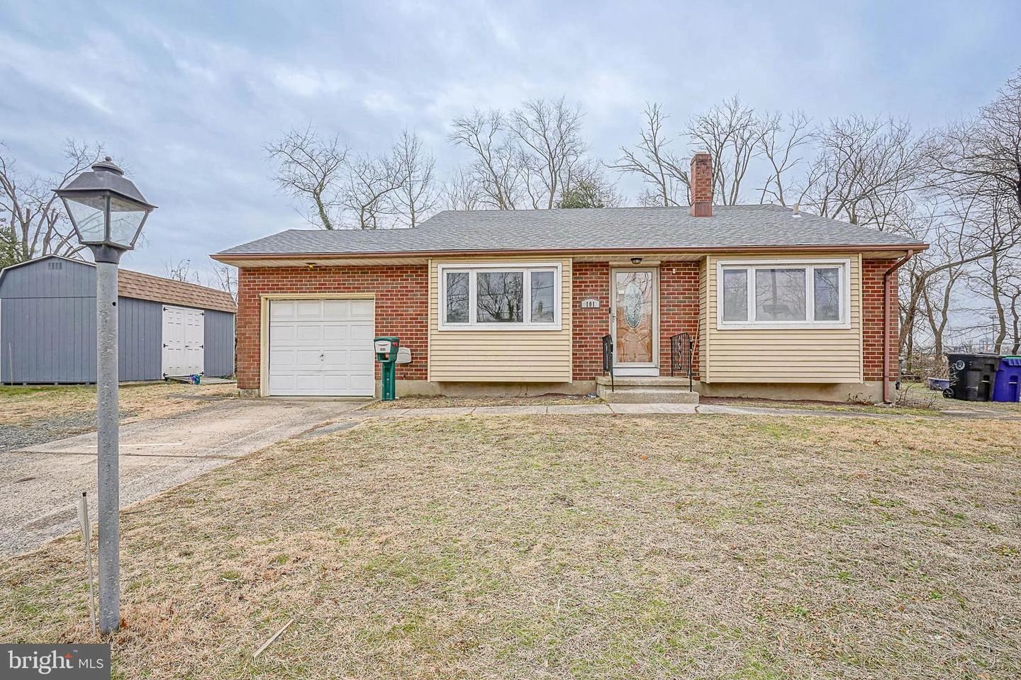 101 Carlton Dr  