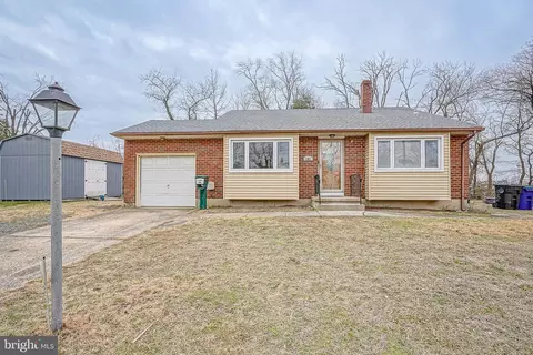 101 Carlton Dr, Cinnaminson, NJ 08077