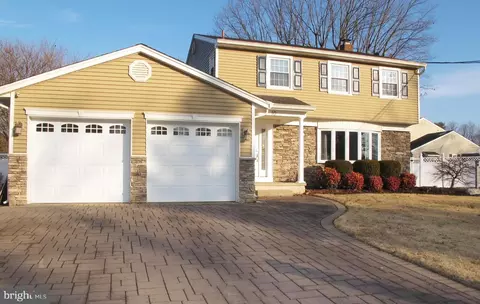 10 Woodbridge Rd, Marlton, NJ 08053