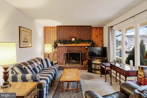 708 Bem St, Riverside, NJ 08075 photo 5