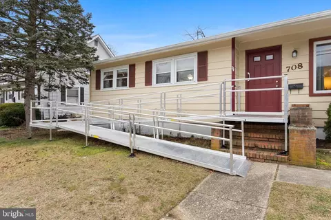708 Bem St, Riverside, NJ 08075 photo 2