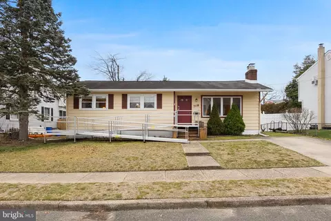 708 Bem St, Riverside, NJ 08075