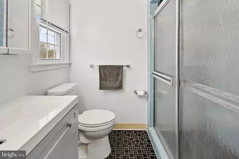 Bath - 101 Devon Rd, Cinnaminson, NJ 08077 photo 2 of 2