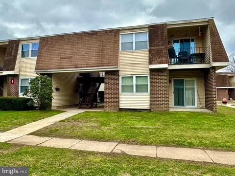 8 3 Florence Tollgate Pl, Florence, NJ 08518