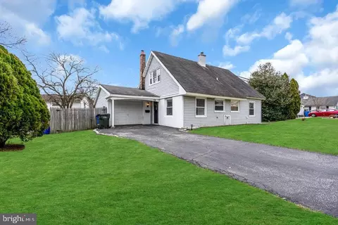 56 Berkshire Ln, Willingboro, NJ 08046