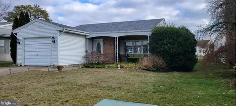 62 Chatham Pl, Southampton, NJ 08088