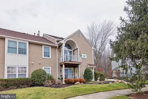 405 A Harwood Ct, Mount Laurel, NJ 08054