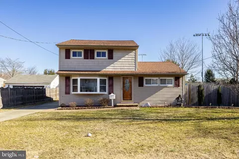 103 E Roland Ave, Maple Shade, NJ 08052