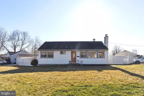 40 Baker Blvd, Marlton, NJ 08053
