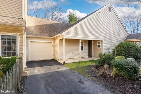87 Woodlake Dr, Marlton, NJ 08053