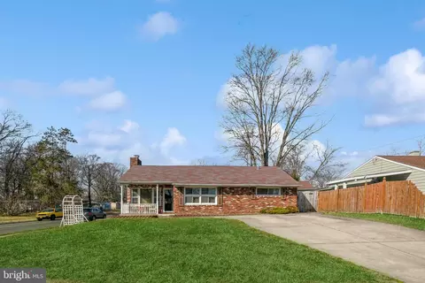 535 Estate Rd, Maple Shade, NJ 08052