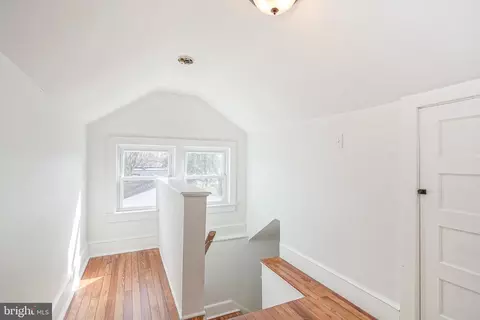 Entry Way - 12 Cuthbert Rd, Cinnaminson, NJ 08077 photo 3 of 4