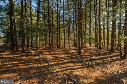 365 Creek Rd, Delran, NJ 08075