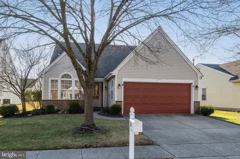 518 Hydrangea Dr, Mount Laurel, NJ 08054