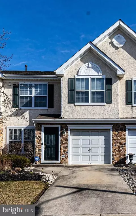 16 Leighton Dr, Mount Laurel, NJ 08054