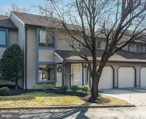 1305 Chesterwood Ct, Marlton, NJ 08053